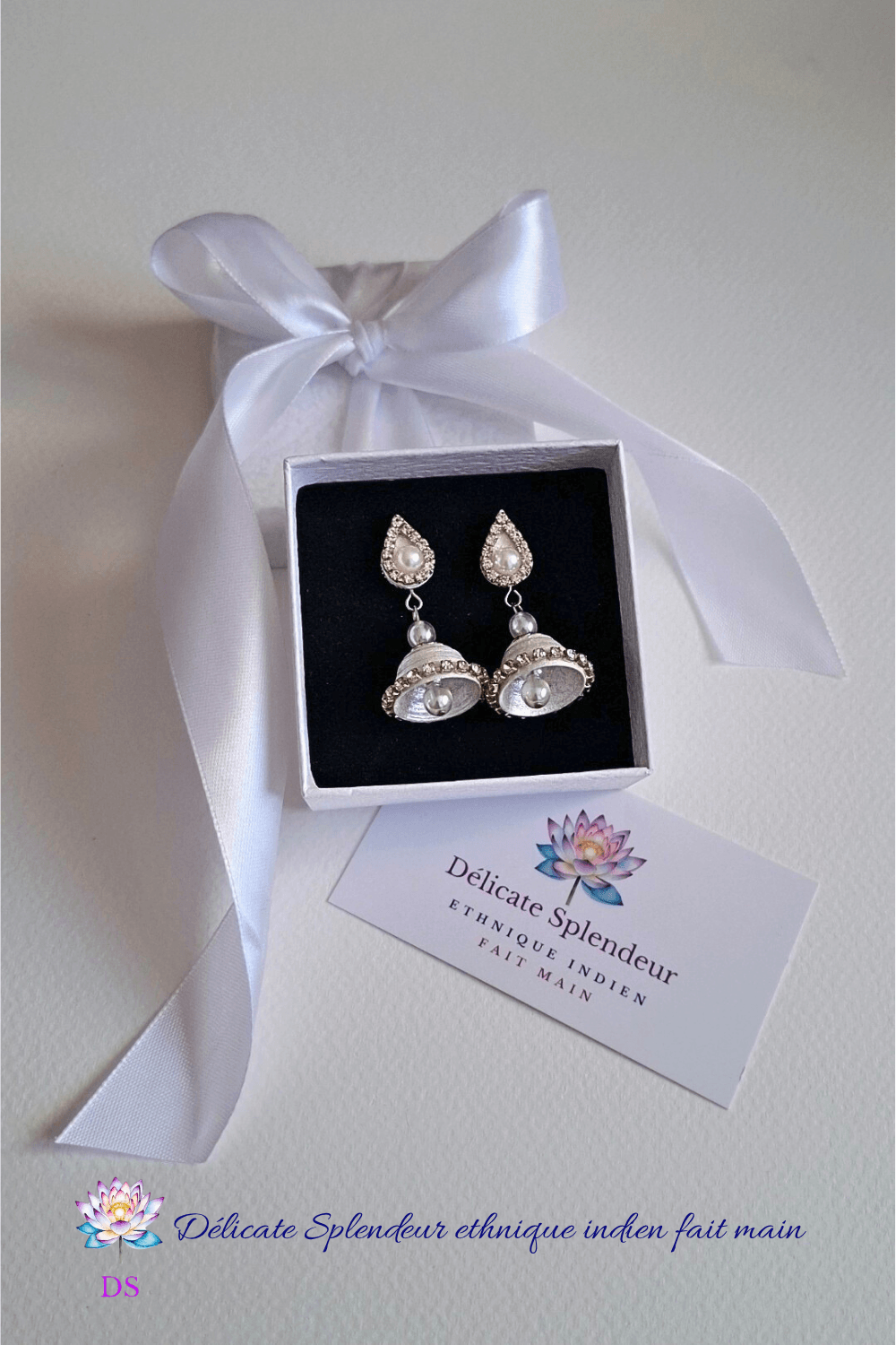 Merveilleux Djimiki Goutte Argenté, lumineux et prêts à être emballés.