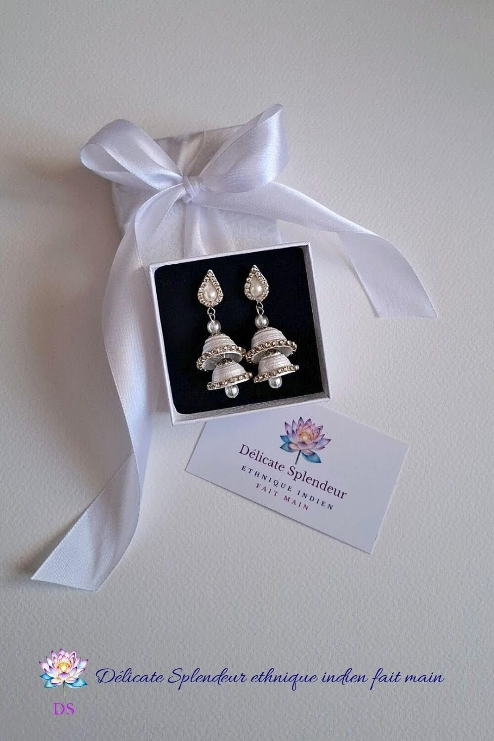 Djimiki Goutte Argenté Double - Boucles d'oreilles Délicate Splendeur - Dans leur écrin