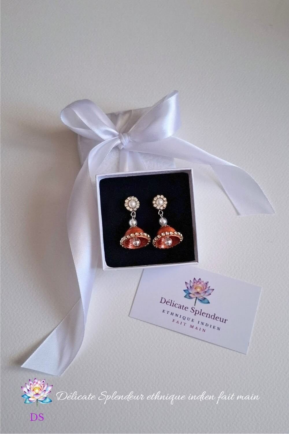 Djimiki Rond Cuivré Simple - Boucles d'oreilles Délicate Splendeur - Dans leur écrin d'emballage