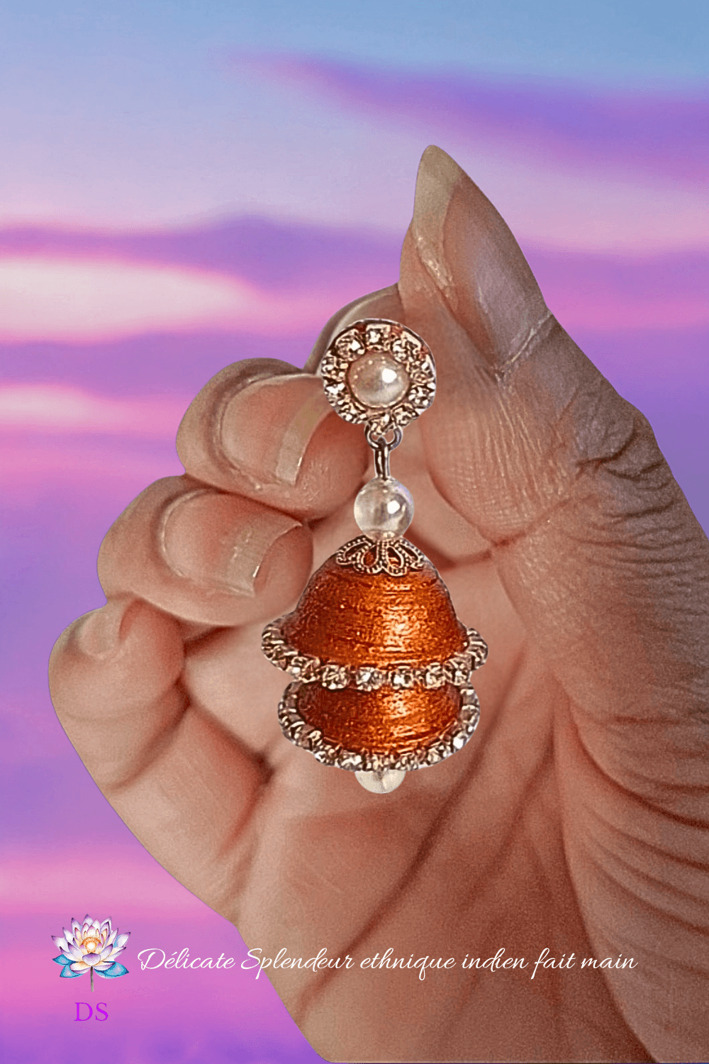 Djimiki Rond Cuivré Double - Boucle d'oreille Délicate Splendeur - Tenue entre les doigts