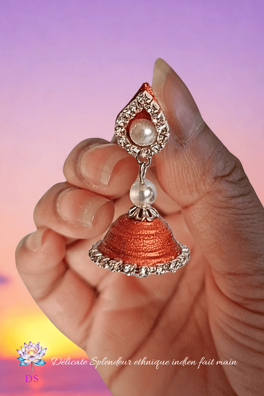 Djimiki Goutte Cuivré Simple - Boucle d'oreille Délicate Splendeur - Tenue entre les doigts