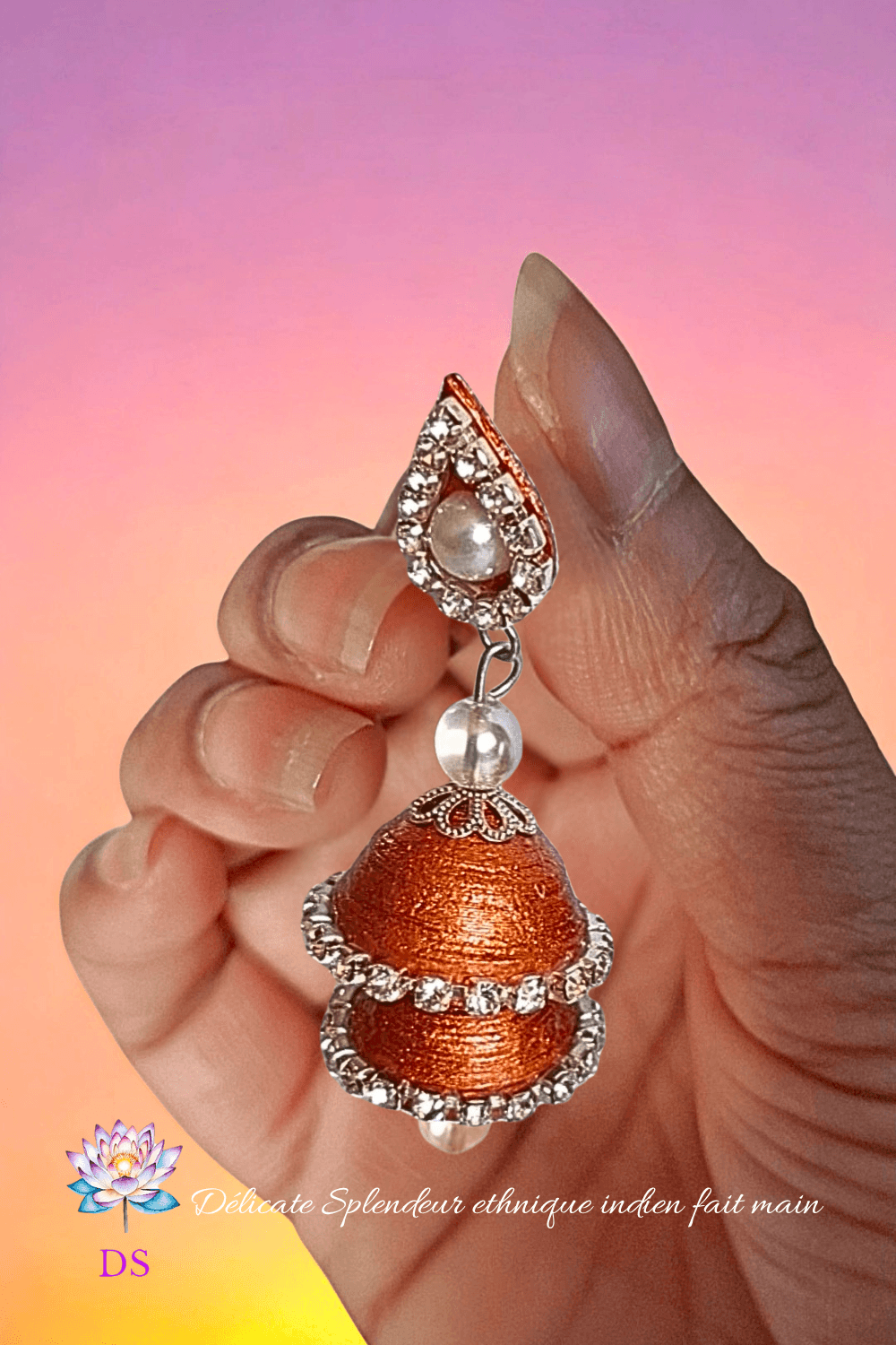 Djimiki Goutte Cuivré Double - Boucle d'oreille Délicate Splendeur - Tenue entre les doigts